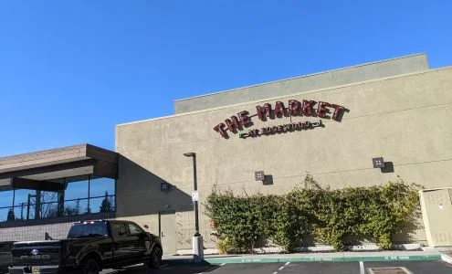 THE MARKET at Edgewood business photo